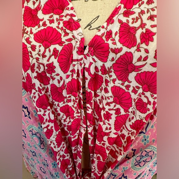 Elizabeth Gillet Shawl/Cover Up/Wrap - Picture 4 of 5